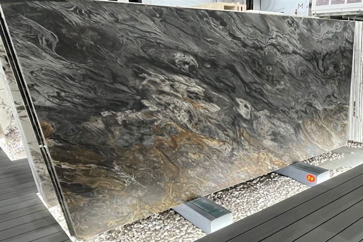 Nickel Quartzite Slab